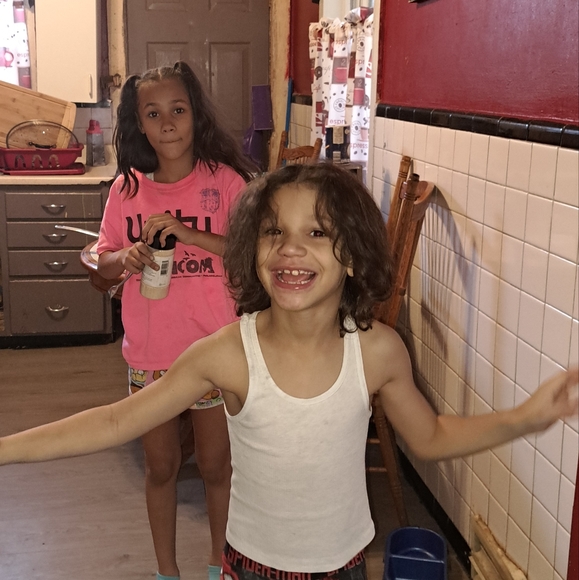 Meet your Posher, Lisa - Picture 3 of 12